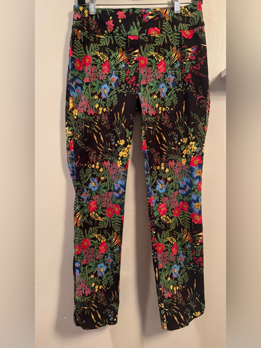 Soft Surroundings Black Floral Cropped Skinny Pants